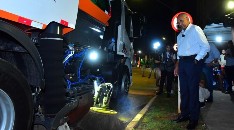 Varrição mecanizada em Goiânia percorre 50 ruas e avenidas em dois dias de serviço